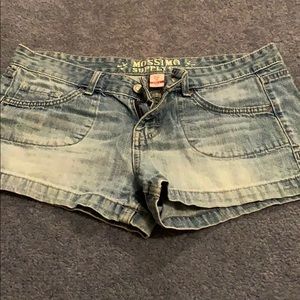 Summer shorts with a little paint ink style